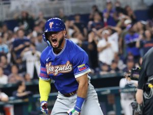 Wilyer Abreu Jonron contra Japon